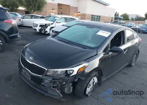 2018 Kia Forte Lx z USA, uszkodzony, nr VIN 3KPFK4A79JE184676